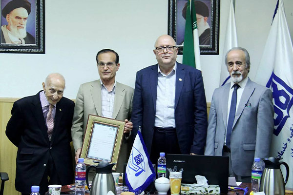 دکتر رزم پا 2 - رئیس مرکز توسعه خانه استاد-razmpa.com