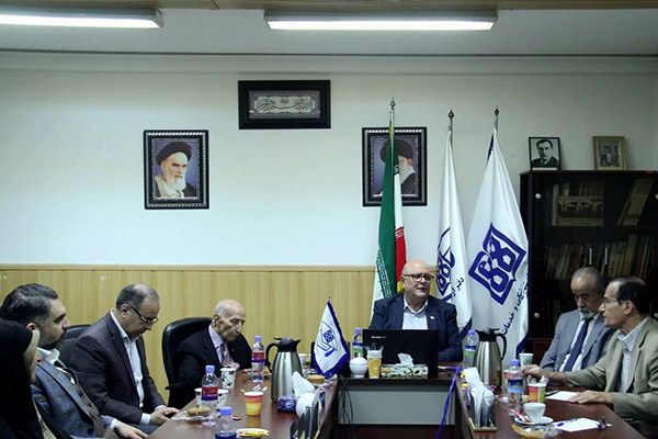 دکتر رزم پا 4 - رئیس مرکز توسعه خانه استاد-razmpa.com